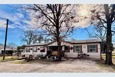 205 Hamilton Street, Bynum, TX 76631 - Photo 3