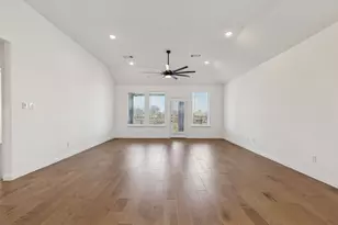 2811 Grand Lookout Ln, Arlington, TX 76001 - Photo 11