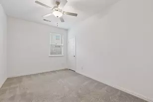 2811 Grand Lookout Ln, Arlington, TX 76001 - Photo 23