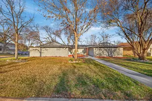 1301 Mildred Ln, Benbrook, TX 76126 - Photo 7