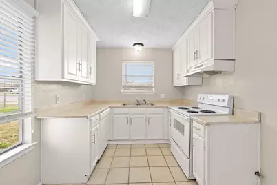 708 N Cooper Street, Arlington, TX 76011 - Photo 5