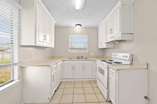 708 N Cooper St, Arlington, TX 76011 - Photo 5