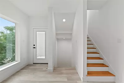 935 W 12th Street #101, Dallas, TX 75208 - Photo 11