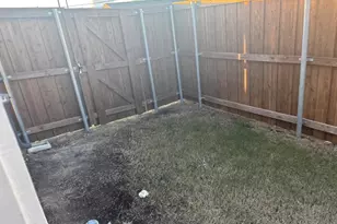 825 W Mayfield Rd, Arlington, TX 76015 - Photo 9