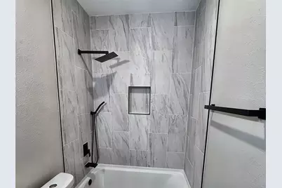 806 E Jefferson Street, Waxahachie, TX 75165 - Photo 15