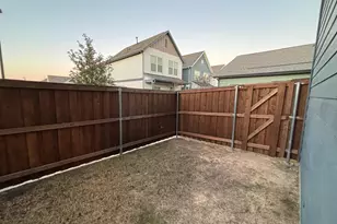 825 W Mayfield Rd, Arlington, TX 76015 - Photo 23