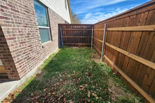 1024 Winscott Rd, Benbrook, TX 76126 - Photo 23