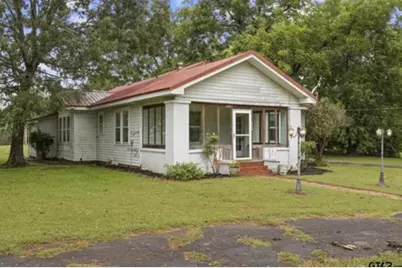 304 Daingerfield St, Naples, TX 75568 - Photo 3