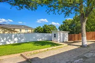 1014 Lucille St, Irving, TX 75060 - Photo 5
