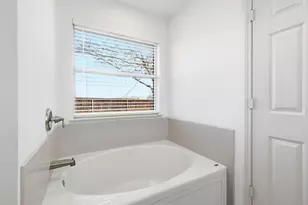 6948 Prairie Dawn Ln, North Richland Hills, TX 76180 - Photo 33