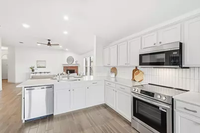 6948 Prairie Dawn Lane, North Richland Hills, TX 76180 - Photo 3