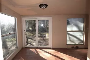 207 N Waco St, Weatherford, TX 76086 - Photo 9