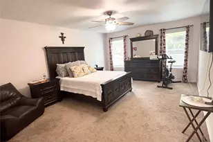 605 Rosario Ln, Fort Worth, TX 76052 - Photo 7