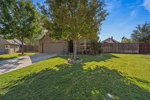 108 Bosque Ct, Azle, TX 76020 - Photo 3