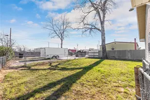 1410 Avenue E, Brownwood, TX 76801 - Photo 25