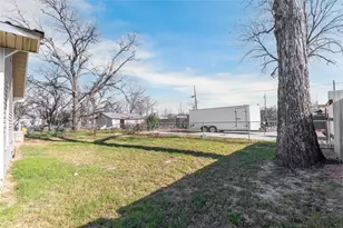 1410 Avenue E, Brownwood, TX 76801 - Photo 29