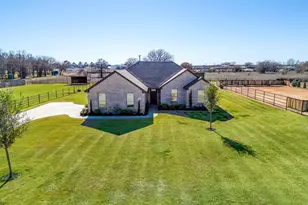 127 Captain Ln, Weatherford, TX 76087 - Photo 9