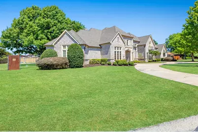 2965 S Sunbeck Circle, Farmers Branch, TX 75234 - Photo 3