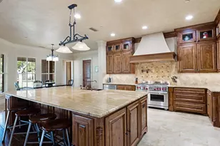 2965 S Sunbeck Circle, Farmers Branch, TX 75234 - Photo 9