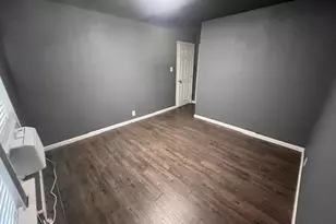 205 NE 22nd St, Grand Prairie, TX 75050 - Photo 7