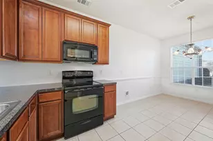 252 Heritage Hill Dr, Lewisville, TX 75067 - Photo 11