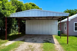 180 Trail Dr, Bowie, TX 76230 - Photo 7