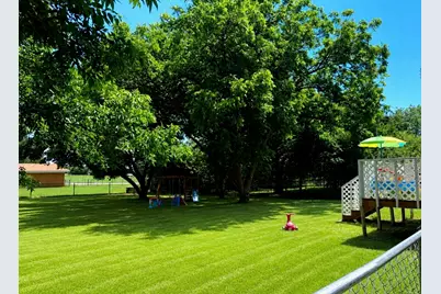180 Trail Drive, Bowie, TX 76230 - Photo 3