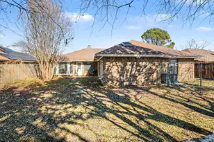 2433 Hallmark St, Grand Prairie, TX 75052 - Photo 15