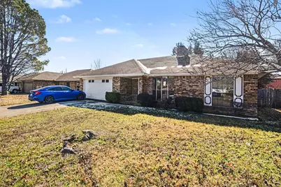 2433 Hallmark Street, Grand Prairie, TX 75052 - Photo 3