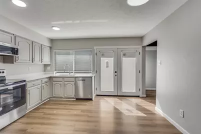 6406 Green Oaks Drive, Plano, TX 75023 - Photo 13