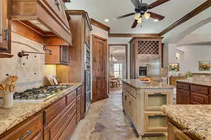 1088 Shadow Lakes Dr, Wills Point, TX 75169 - Photo 9