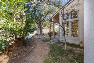 4633 O'Connor Ct, Irving, TX 75062 - Photo 27