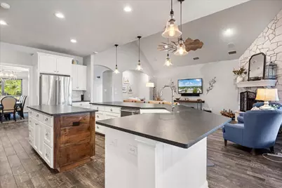 2560 Shady Oaks Circle, Glen Rose, TX 76043 - Photo 17