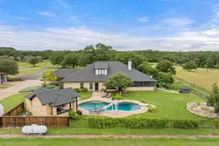 2560 Shady Oaks Cir, Glen Rose, TX 76043 - Photo 3