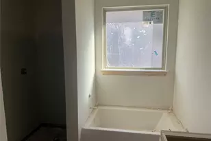 707 Bass Lk Ln, Cleburne, TX 76033 - Photo 9