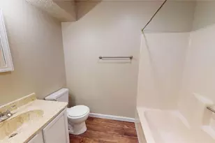 214 Renfro St, Grand Prairie, TX 75051 - Photo 9