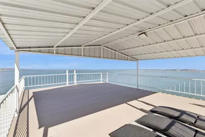 826 Cimmarron Bay Drive, Runaway Bay, TX 76426 - Photo 11