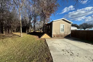 2309 Del Prado Dr, Granbury, TX 76048 - Photo 3