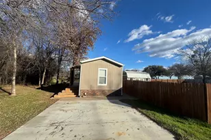 2309 Del Prado Dr, Granbury, TX 76048 - Photo 11