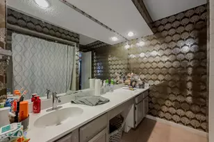 8411 Oak Stream Dr, Dallas, TX 75243 - Photo 17