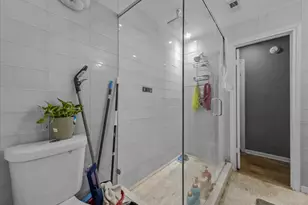 8411 Oak Stream Dr, Dallas, TX 75243 - Photo 25