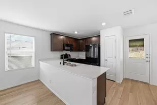 9729 Motley Dr, Fort Worth, TX 76179 - Photo 7