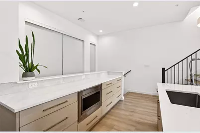 419 W 9th Street #102, Dallas, TX 75208 - Photo 9