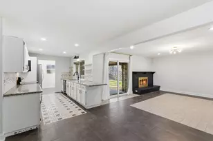 3736 Walnut Dr, Bedford, TX 76021 - Photo 9