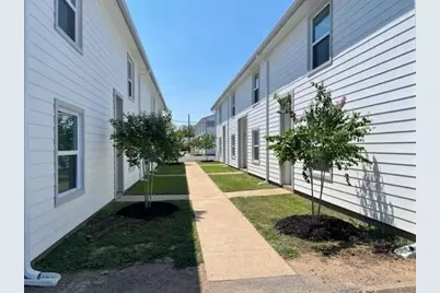 1505 W Pearl Street #2, Granbury, TX 76048 - Photo 1