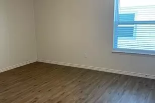 1505 W Pearl St, Granbury, TX 76048 - Photo 9