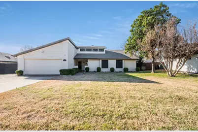 117 Haywood Drive, Benbrook, TX 76126 - Photo 1