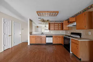 1379 Honeysuckle Ln, Lewisville, TX 75077 - Photo 7