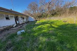 406 S 2nd St, Tehuacana, TX 76635 - Photo 9