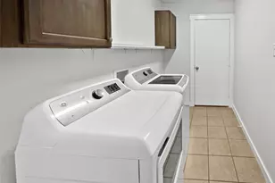 1375 Emily Ct, Burleson, TX 76028 - Photo 7